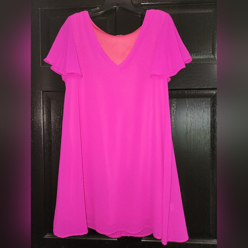 CARMELA dress size MEDIUM. pink. Fuchsia. Flowy